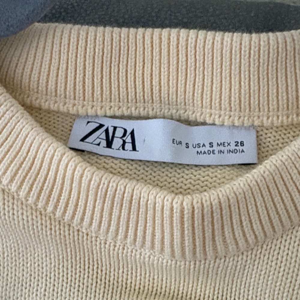 Zara Light Cream Ribbed Crew Neck Sweater